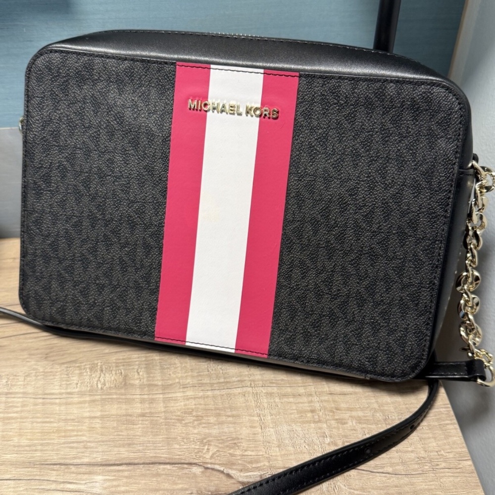 NWOT MICHAEL KORS BLACK JET SET HOT PINK STRIPE CROSSBODY *RARE*